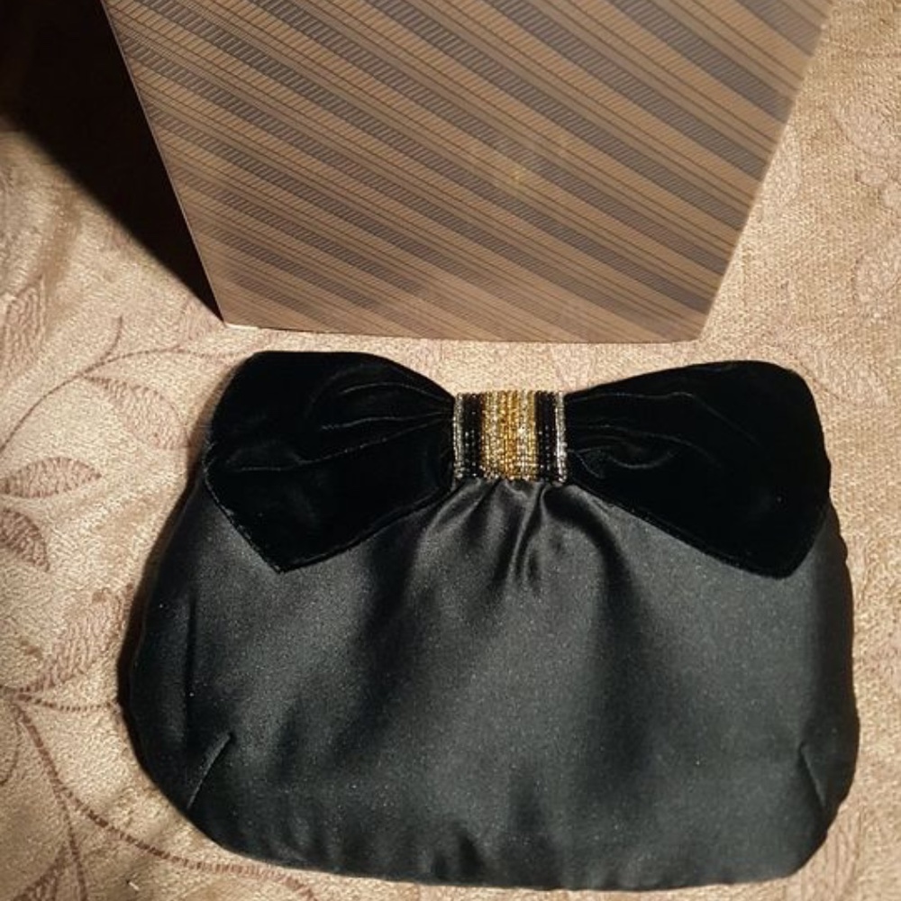 AVON BEADED FANTASY EVENING BAG NEW IN BOX
